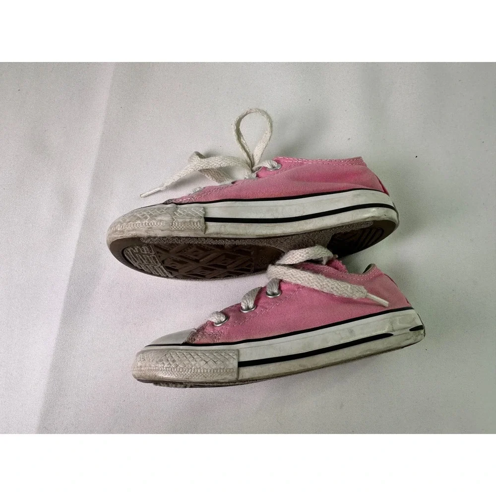 Converse step into